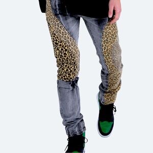 NWT!!! Mens stacked relax fit leopard denim jeans; Sz 40W